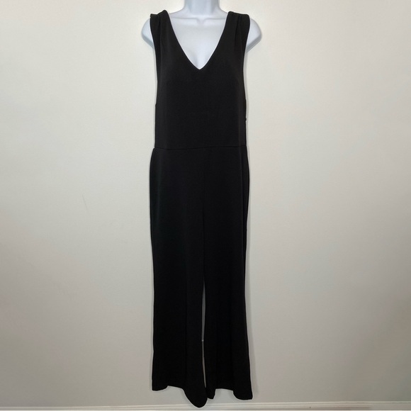 Speechless Black Cross Back Jumpsuit With Pockets - Picture 2 of 12